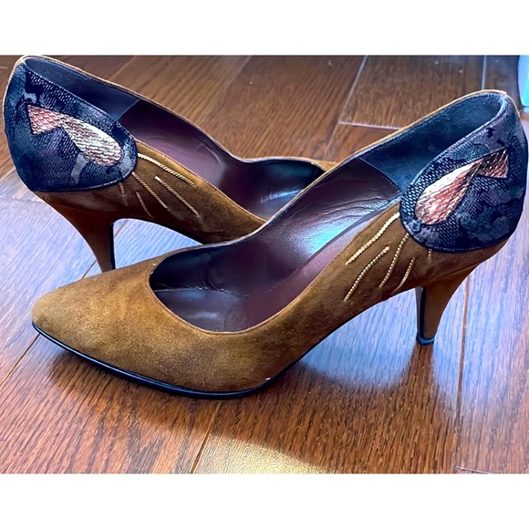 Varese Shoes - Vintage Varese Brown Suede iridescent Appliqué Made in Italy Pumps Sz 37